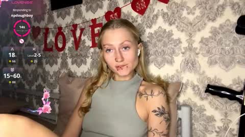  HERES SILVIA AND OlIVIA  WELCOME EVERYONE LOVENSE DOMI REACT TO YOUR TIPS LETS MAKE A GREAT SHOW TOGETHER  online show from October 6, 3:19 pm