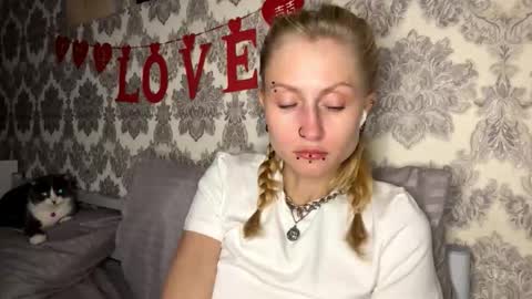  HERES SILVIA AND OlIVIA  WELCOME EVERYONE LOVENSE DOMI REACT TO YOUR TIPS LETS MAKE A GREAT SHOW TOGETHER  online show from October 14, 4:21 pm