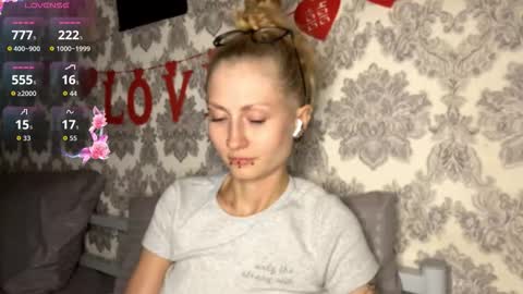  HERES SILVIA AND OlIVIA  WELCOME EVERYONE LOVENSE DOMI REACT TO YOUR TIPS LETS MAKE A GREAT SHOW TOGETHER  online show from September 30, 6:51 pm