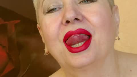 LADY POSH online show from February 7, 10:09 pm