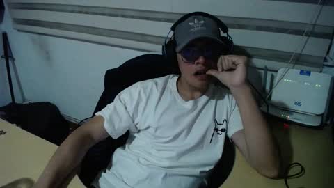 powerfulzeus2 online show from December 18, 2:07 am