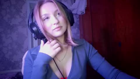 pr_in_cess_ online show from October 19, 7:40 pm