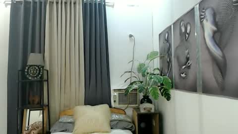 ur hot and wet precious online show from April 15, 8:06 am