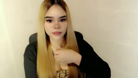 MAXXINE online show from February 1, 2:52 am