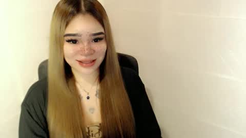 MAXXINE online show from March 1, 4:50 am