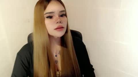 MAXXINE online show from March 21, 10:42 am