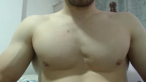 Snapshot of preettyboyx chatting on January 18, 3:16 pm JUAN online show from January 18, 3:16 pm