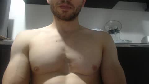 Snapshot of preettyboyx chatting on September 16, 3:41 am JUAN online show from September 16, 3:41 am