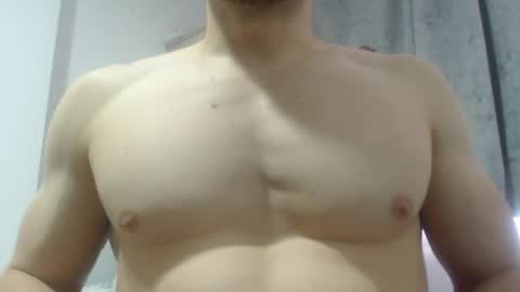 Snapshot of preettyboyx chatting on December 18, 3:44 pm JUAN online show from December 18, 3:44 pm