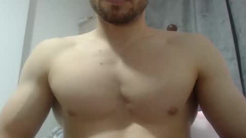 Snapshot of preettyboyx chatting on December 12, 7:59 pm JUAN online show from December 12, 7:59 pm