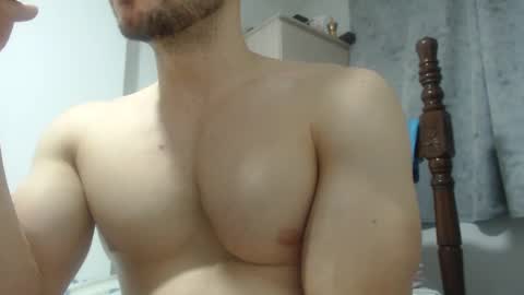 Snapshot of preettyboyx chatting on December 14, 12:33 am JUAN online show from December 14, 12:33 am