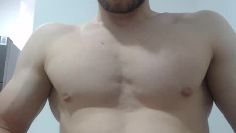 Snapshot of preettyboyx chatting on February 19, 8:41 pm JUAN online show from February 19, 8:41 pm