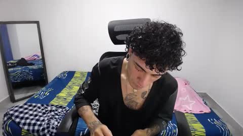 Plux online show from November 17, 1:52 am