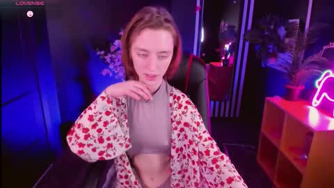 Lady vikki  online show from March 18, 10:43 am