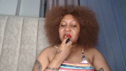 Snapshot of pretty_annah chatting on December 1, 10:56 pm Annah online show from December 1, 10:56 pm