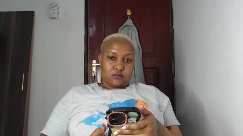 Snapshot of pretty_annah chatting on December 23, 3:11 pm Annah online show from December 23, 3:11 pm