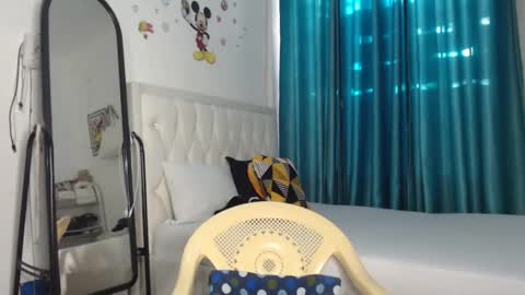 Snapshot of pretty_annah chatting on January 31, 2:39 pm Annah online show from January 31, 2:39 pm