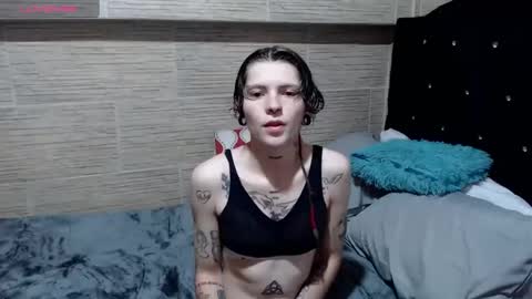 Snapshot of pretty_cristal22 chatting on February 21, 11:44 am pretty_cristal22 online show from February 21, 11:44 am