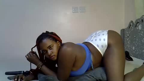 pretty_daina3 online show from October 9, 6:35 pm