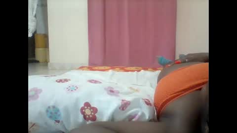 Snapshot of pretty_darya chatting on February 24, 6:58 pm pretty_darya online show from February 24, 6:58 pm