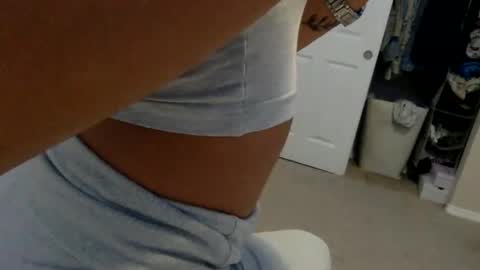 pretty_girl828687 online show from November 16, 4:25 am