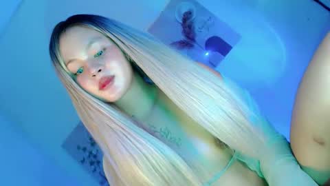 Flor online show from November 9, 5:11 am