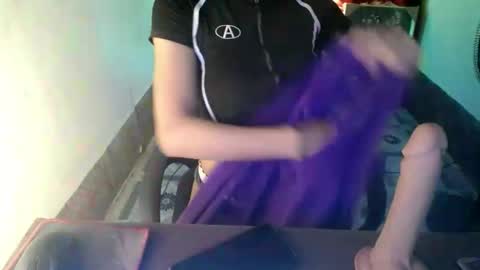 christina online show from November 13, 4:37 am