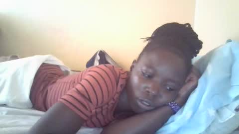 Snapshot of pretty_petite_ebony chatting on February 15, 8:00 am pretty_petite_ebony online show from February 15, 8:00 am