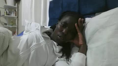Snapshot of pretty_petite_ebony chatting on September 20, 12:02 am pretty_petite_ebony online show from September 20, 12:02 am
