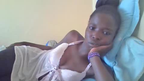 Snapshot of pretty_petite_ebony chatting on February 16, 11:27 am pretty_petite_ebony online show from February 16, 11:27 am