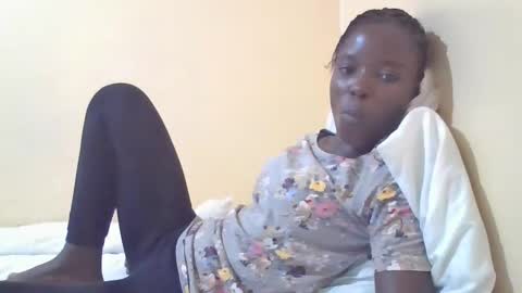 Snapshot of pretty_petite_ebony chatting on March 8, 10:02 pm pretty_petite_ebony online show from March 8, 10:02 pm
