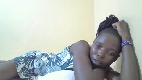 Snapshot of pretty_petite_ebony chatting on February 12, 9:11 pm pretty_petite_ebony online show from February 12, 9:11 pm