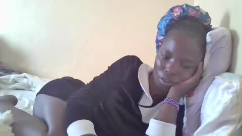 Snapshot of pretty_petite_ebony chatting on January 24, 11:59 am pretty_petite_ebony online show from January 24, 11:59 am