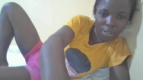 Snapshot of pretty_petite_ebony chatting on March 6, 10:15 pm pretty_petite_ebony online show from March 6, 10:15 pm