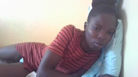 Snapshot of pretty_petite_ebony chatting on February 15, 2:55 pm pretty_petite_ebony online show from February 15, 2:55 pm