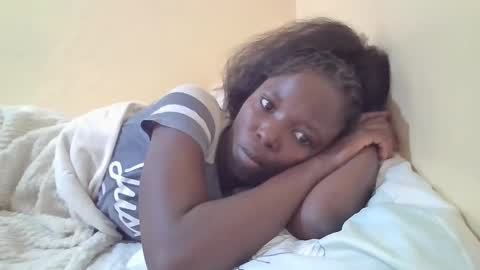 Snapshot of pretty_petite_ebony chatting on March 11, 8:30 am pretty_petite_ebony online show from March 11, 8:30 am