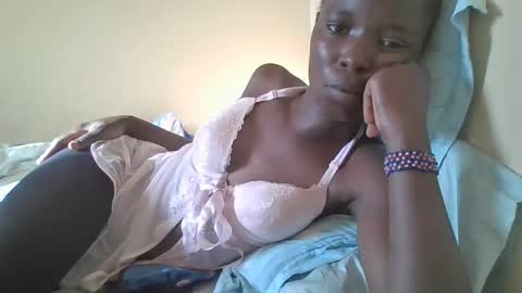 Snapshot of pretty_petite_ebony chatting on February 16, 2:32 pm pretty_petite_ebony online show from February 16, 2:32 pm