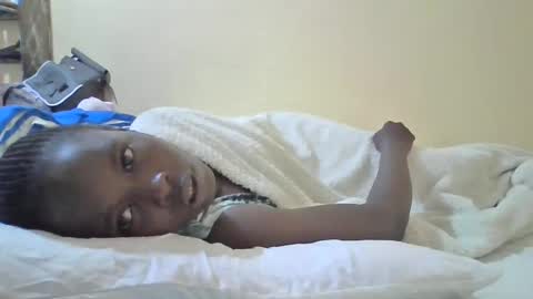 Snapshot of pretty_petite_ebony chatting on February 13, 12:13 am pretty_petite_ebony online show from February 13, 12:13 am