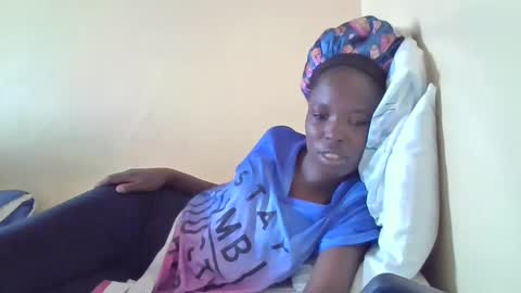 Snapshot of pretty_petite_ebony chatting on February 9, 11:04 am pretty_petite_ebony online show from February 9, 11:04 am