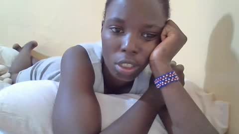 Snapshot of pretty_petite_ebony chatting on March 3, 4:47 am pretty_petite_ebony online show from March 3, 4:47 am
