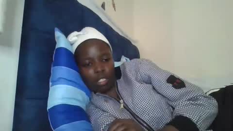 pretty_petite_ebony online show from December 21, 8:32 am