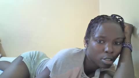 Snapshot of pretty_petite_ebony chatting on March 5, 7:05 am pretty_petite_ebony online show from March 5, 7:05 am