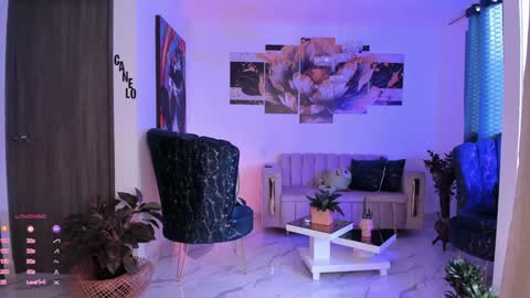 Snapshot of pretty_pettite chatting on December 8, 1:14 pm pretty_pettite online show from December 8, 1:14 pm