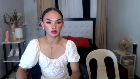 Snapshot of prettyakhira chatting on February 17, 12:38 pm prettyakhira online show from February 17, 12:38 pm