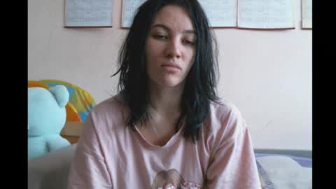 Snapshot of prettybella_7 chatting on February 19, 9:17 am Bella online show from February 19, 9:17 am
