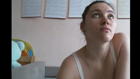 Snapshot of prettybella_7 chatting on February 12, 12:01 pm Bella online show from February 12, 12:01 pm