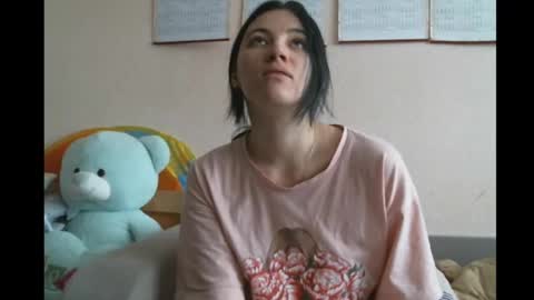 Snapshot of prettybella_7 chatting on February 13, 8:59 am Bella online show from February 13, 8:59 am
