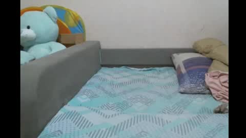 Snapshot of prettybella_7 chatting on January 15, 12:47 pm Bella online show from January 15, 12:47 pm