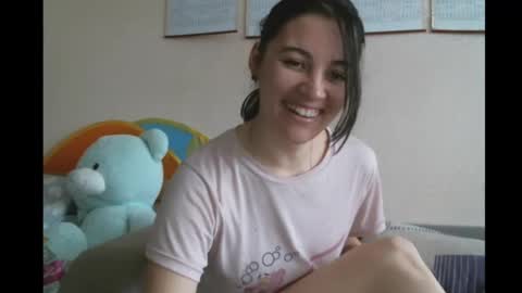 Snapshot of prettybella_7 chatting on January 30, 11:33 am Bella online show from January 30, 11:33 am