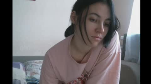 Snapshot of prettybella_7 chatting on January 3, 8:10 am Bella online show from January 3, 8:10 am